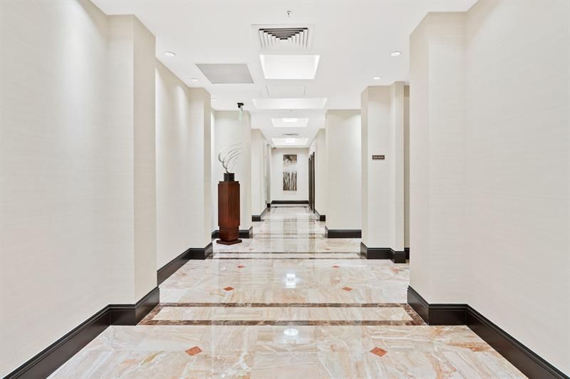 2011 N Ocean Boulevard, Unit 206, Fort Lauderdale, FL 33305 Photo