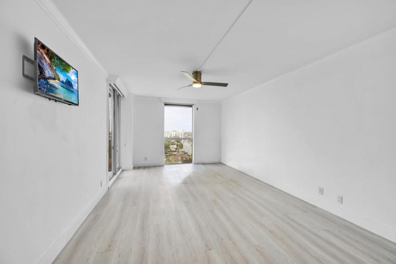 3640 Yacht Club Drive, Unit 1501, Aventura, FL 33180 Photo