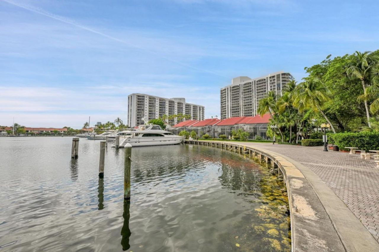 3640 Yacht Club Drive, Unit 1501, Aventura, FL 33180 Photo