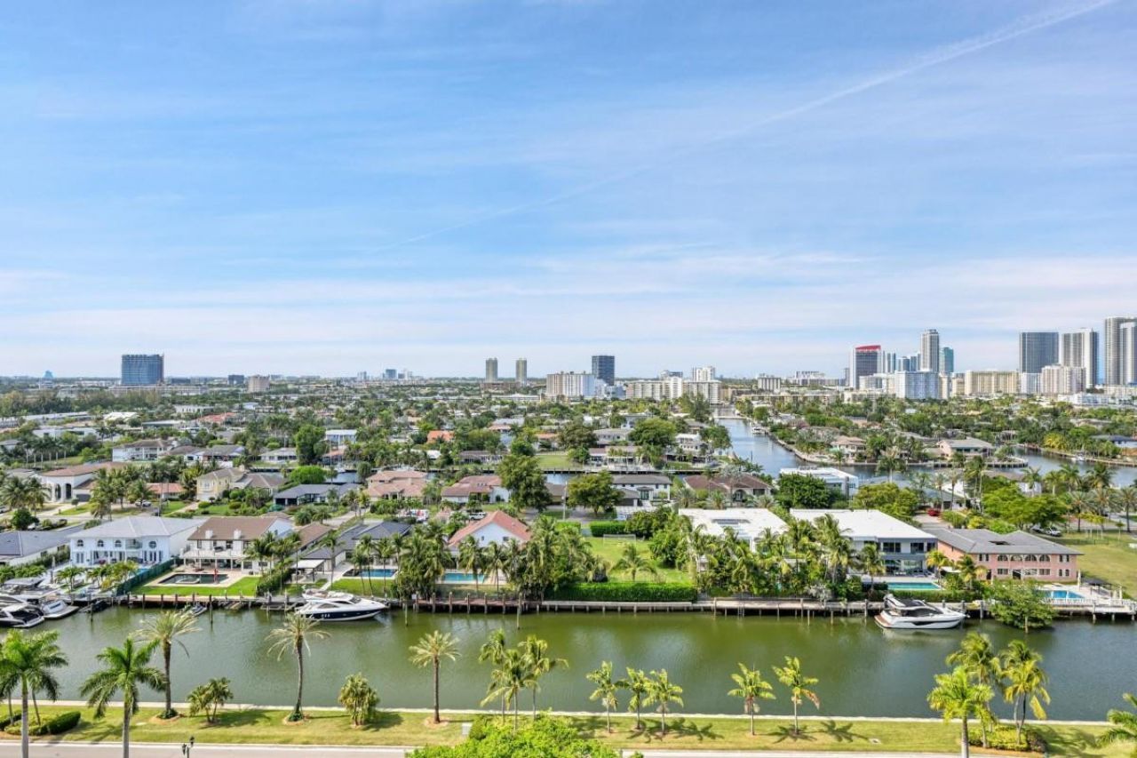 3640 Yacht Club Drive, Unit 1501, Aventura, FL 33180 Photo