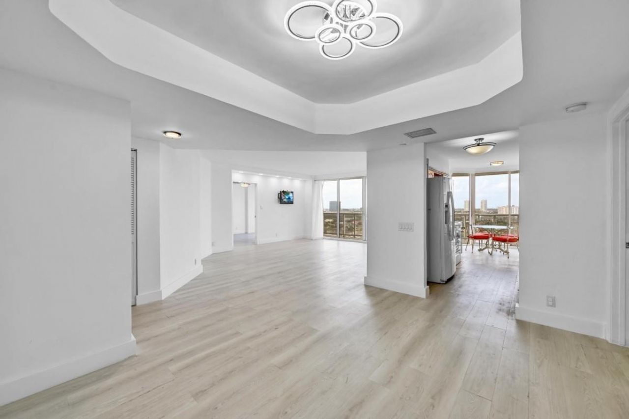 3640 Yacht Club Drive, Unit 1501, Aventura, FL 33180 Photo