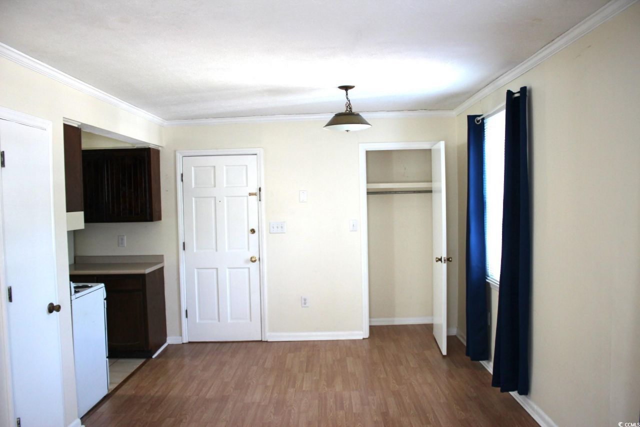 1500 Chester St. Photo 6