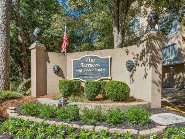 1 Biscayne Drive NW, Unit 112, Atlanta, GA 30309