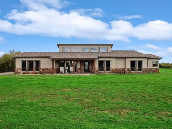 812 Mckenzie Road, Tioga, TX 76271