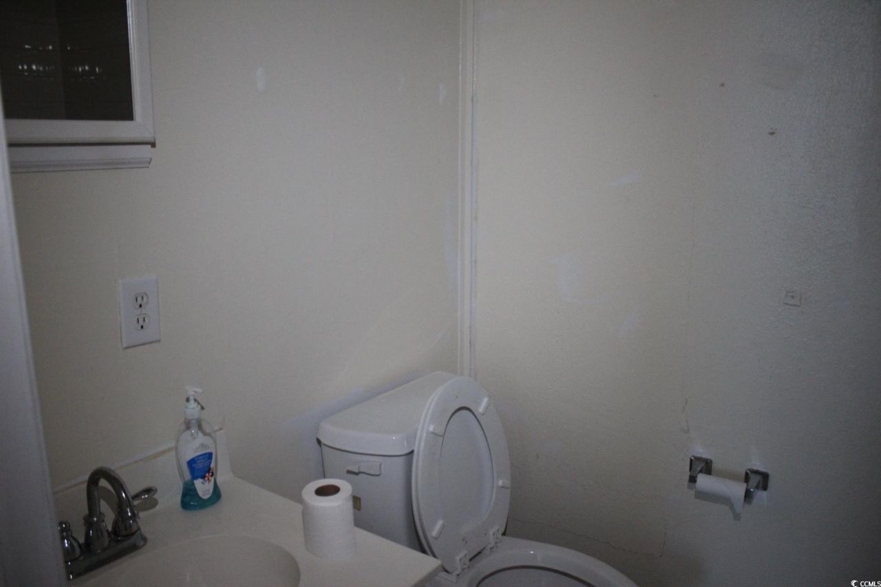 1500 Chester St. Photo 8