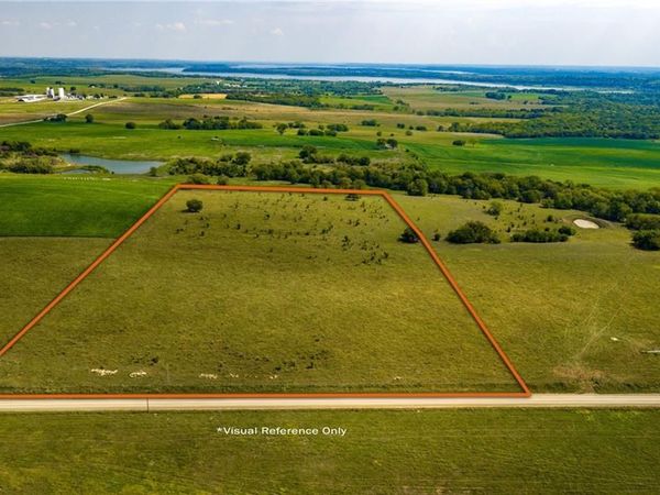 1200a E 100 Road, Berryton, KS 66409