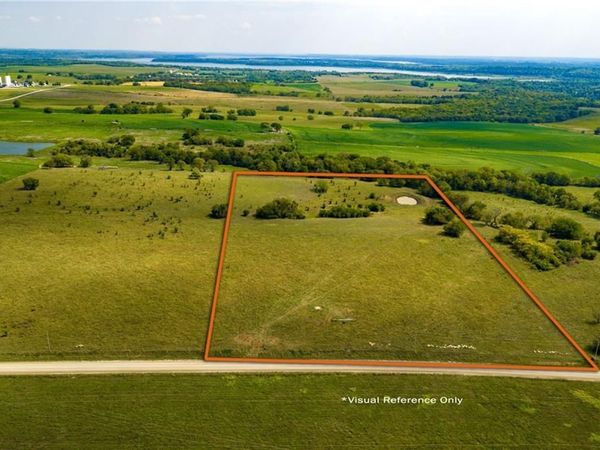 1200b E 100 Road, Berryton, KS 66409