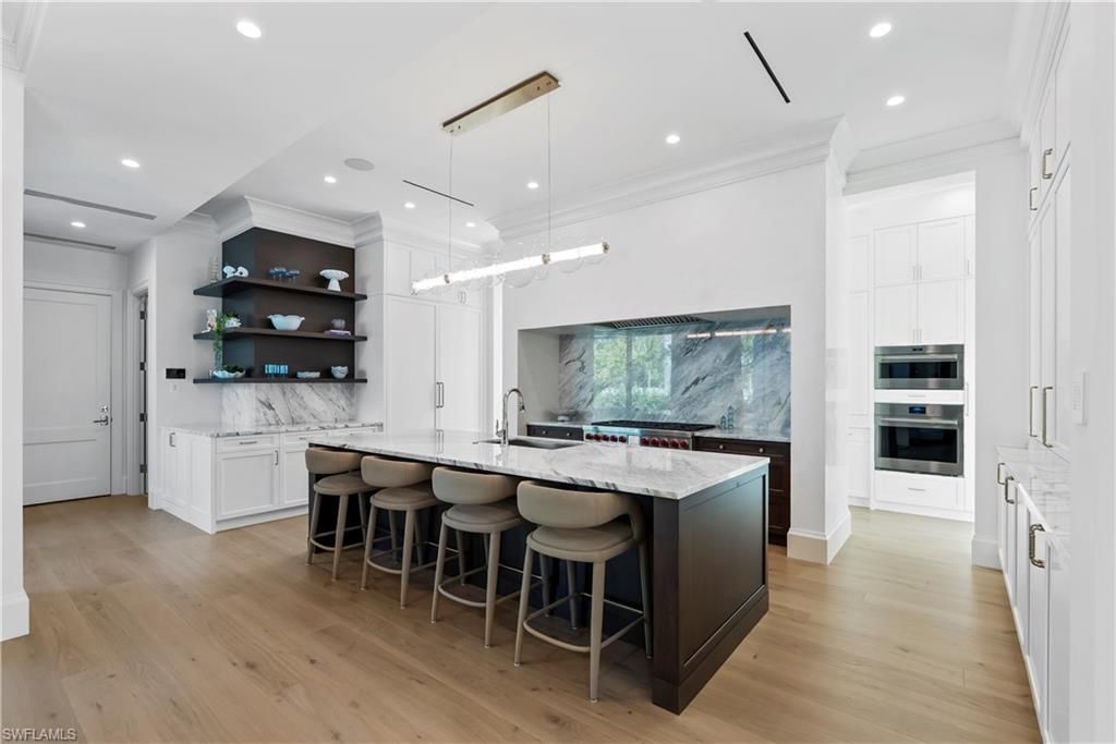 285 Central Ave, Naples, FL 34102 Photo