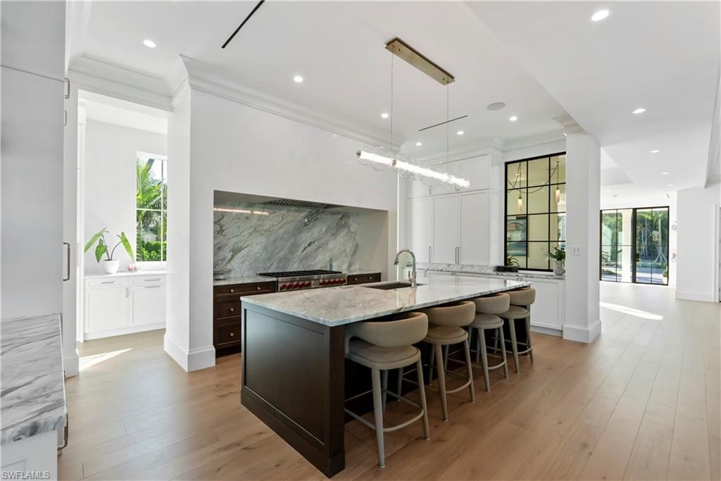 285 Central Ave, Naples, FL 34102 Photo