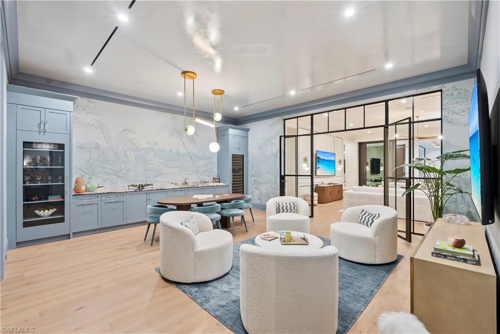 285 Central Ave, Naples, FL 34102 Photo