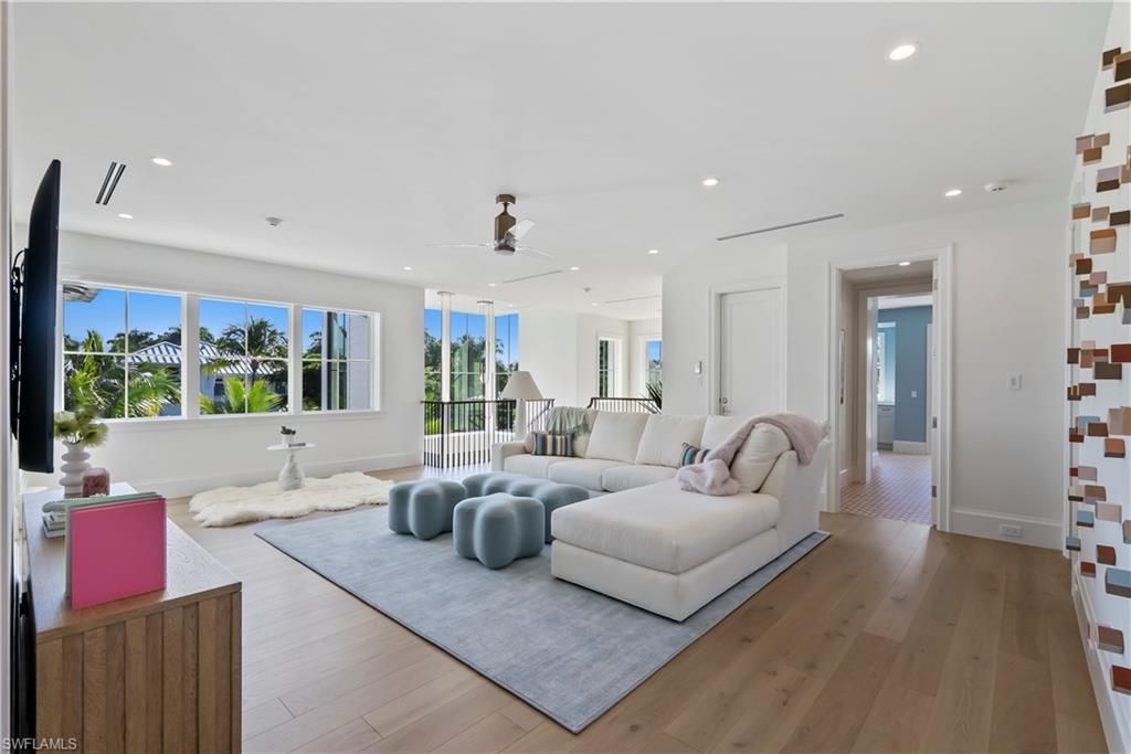 285 Central Ave, Naples, FL 34102 Photo