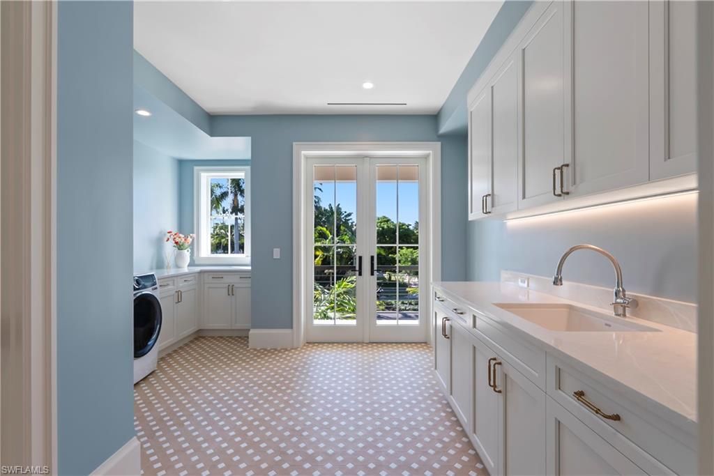 285 Central Ave, Naples, FL 34102 Photo