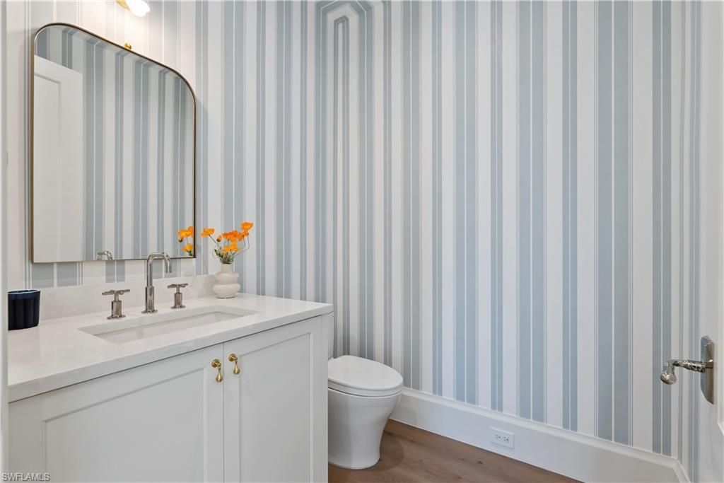 285 Central Ave, Naples, FL 34102 Photo