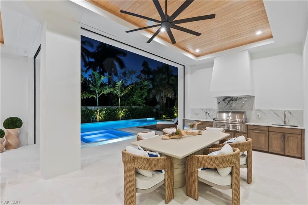 285 Central Ave, Naples, FL 34102 Photo