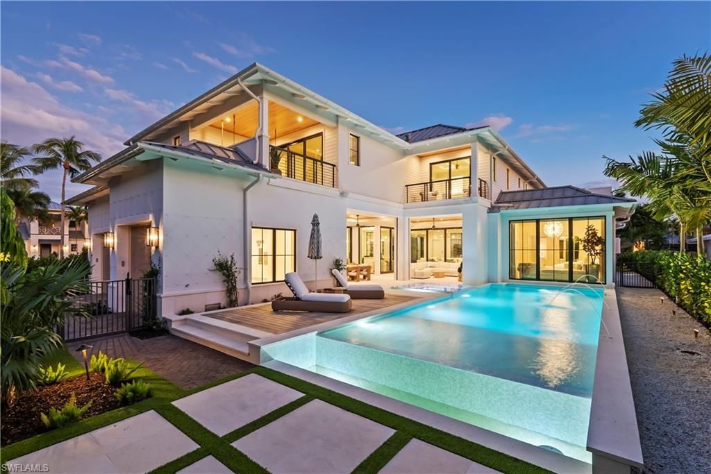 285 Central Ave, Naples, FL 34102 Photo