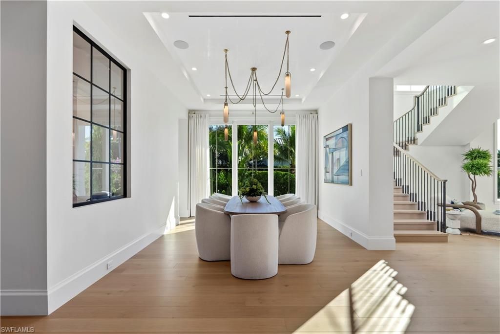 285 Central Ave, Naples, FL 34102 Photo