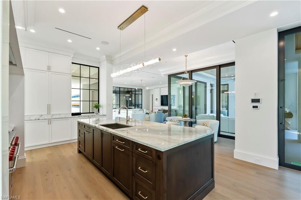 285 Central Ave, Naples, FL 34102 Photo