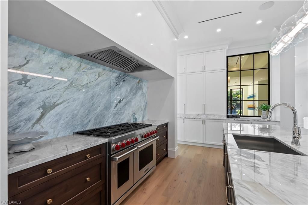 285 Central Ave, Naples, FL 34102 Photo