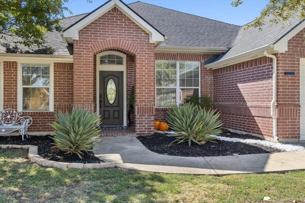 6552 Fairview Drive, Watauga, TX 76148 Main Photo