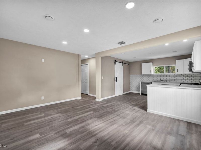 16817 Glenpark Avenue, Cleveland, OH 44128 Photo 13