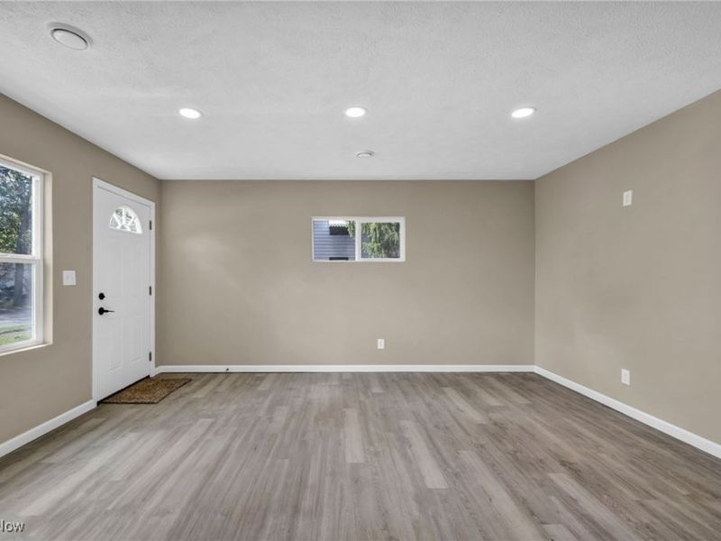 16817 Glenpark Avenue, Cleveland, OH 44128 Photo 14