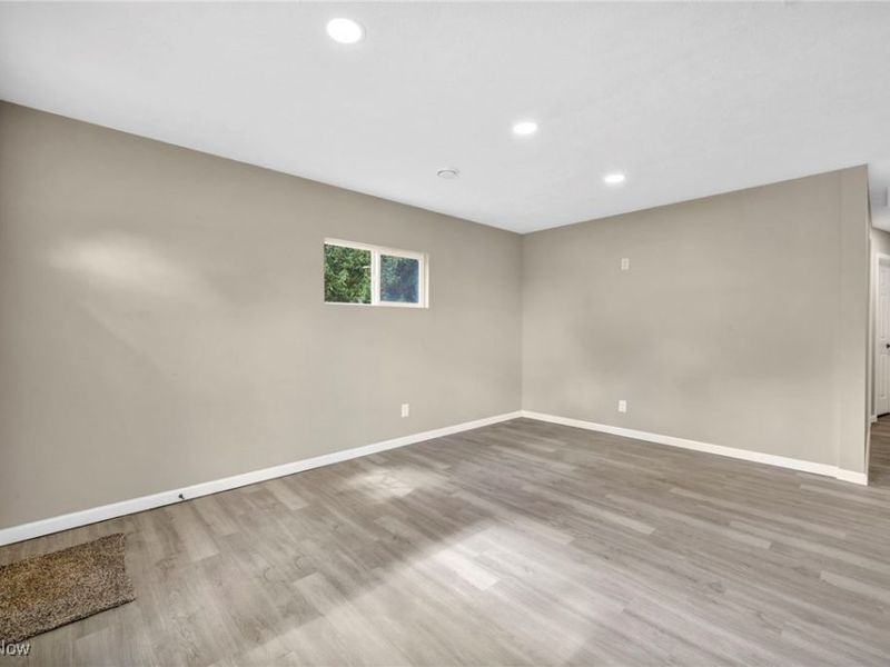 16817 Glenpark Avenue, Cleveland, OH 44128 Photo 16