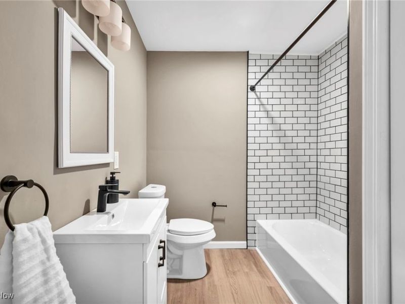 16817 Glenpark Avenue, Cleveland, OH 44128 Photo 17