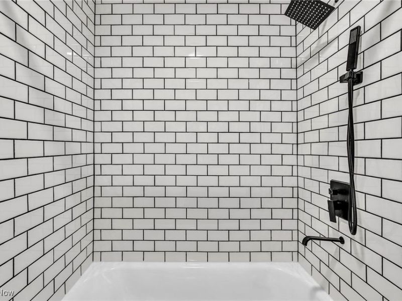 16817 Glenpark Avenue, Cleveland, OH 44128 Photo 19