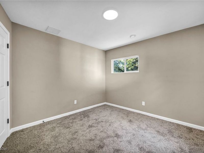 16817 Glenpark Avenue, Cleveland, OH 44128 Photo 20