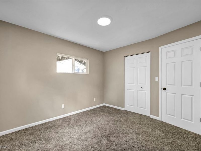 16817 Glenpark Avenue, Cleveland, OH 44128 Photo 21