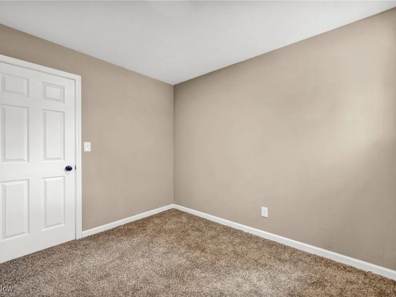 16817 Glenpark Avenue, Cleveland, OH 44128 Photo 24