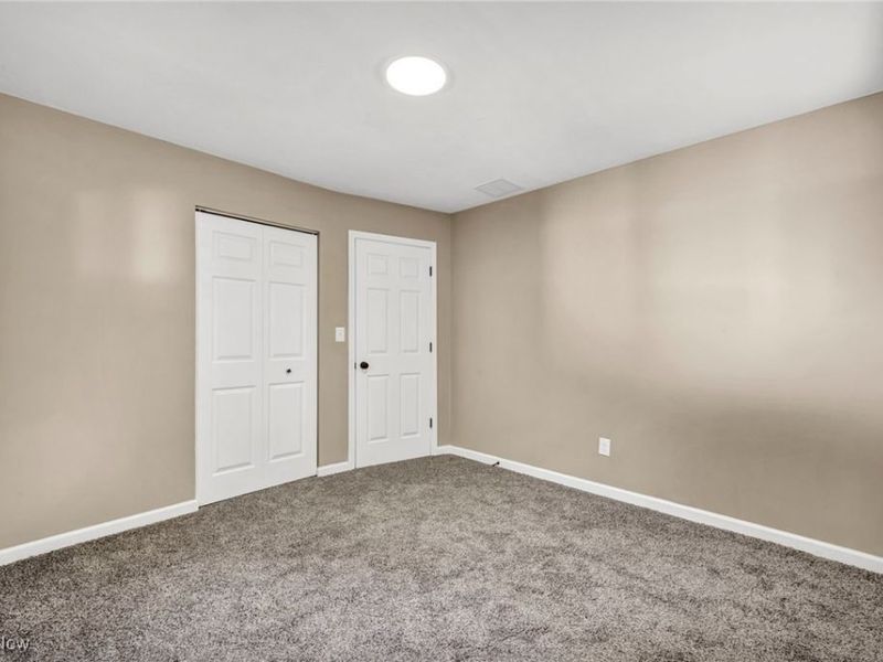 16817 Glenpark Avenue, Cleveland, OH 44128 Photo 25