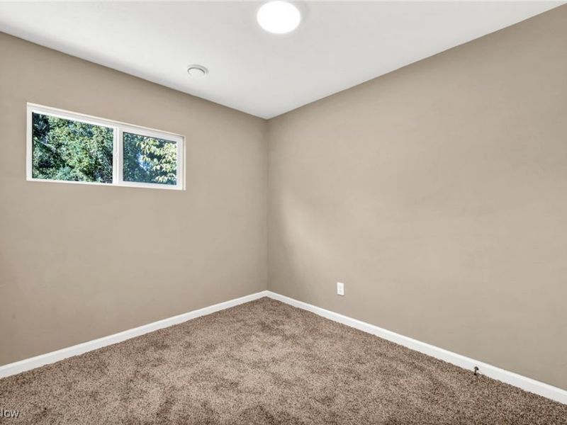 16817 Glenpark Avenue, Cleveland, OH 44128 Photo 26