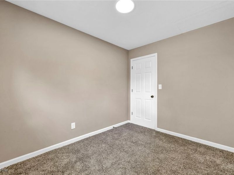 16817 Glenpark Avenue, Cleveland, OH 44128 Photo 27