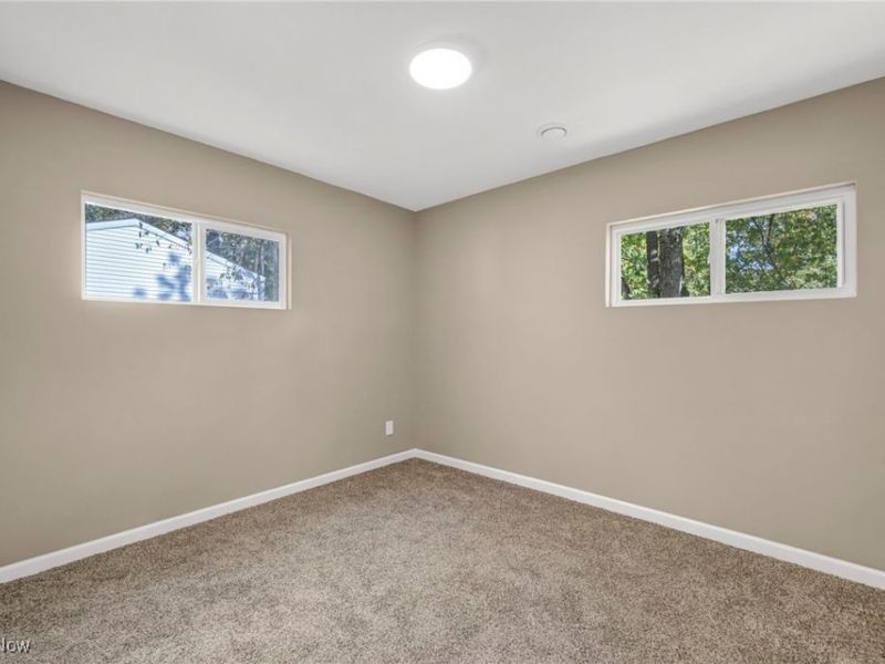 16817 Glenpark Avenue, Cleveland, OH 44128 Photo 28