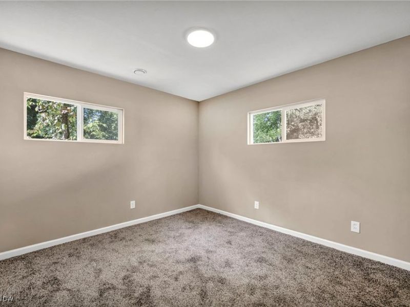 16817 Glenpark Avenue, Cleveland, OH 44128 Photo 30