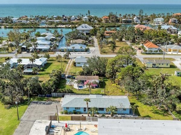 401 SHORE ROAD, NOKOMIS, FL 34275