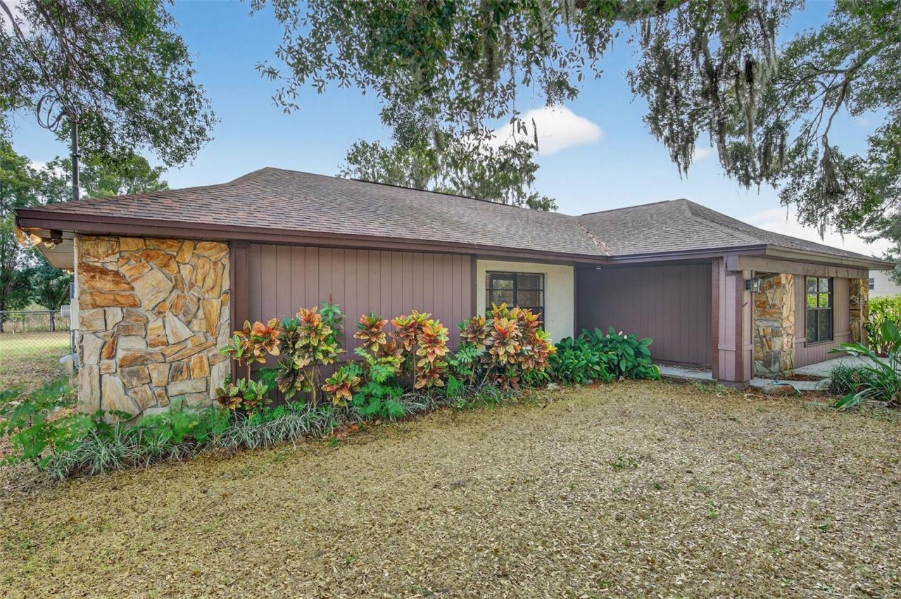 1825 Streetman Drive, Lithia, FL 33547 Main Photo