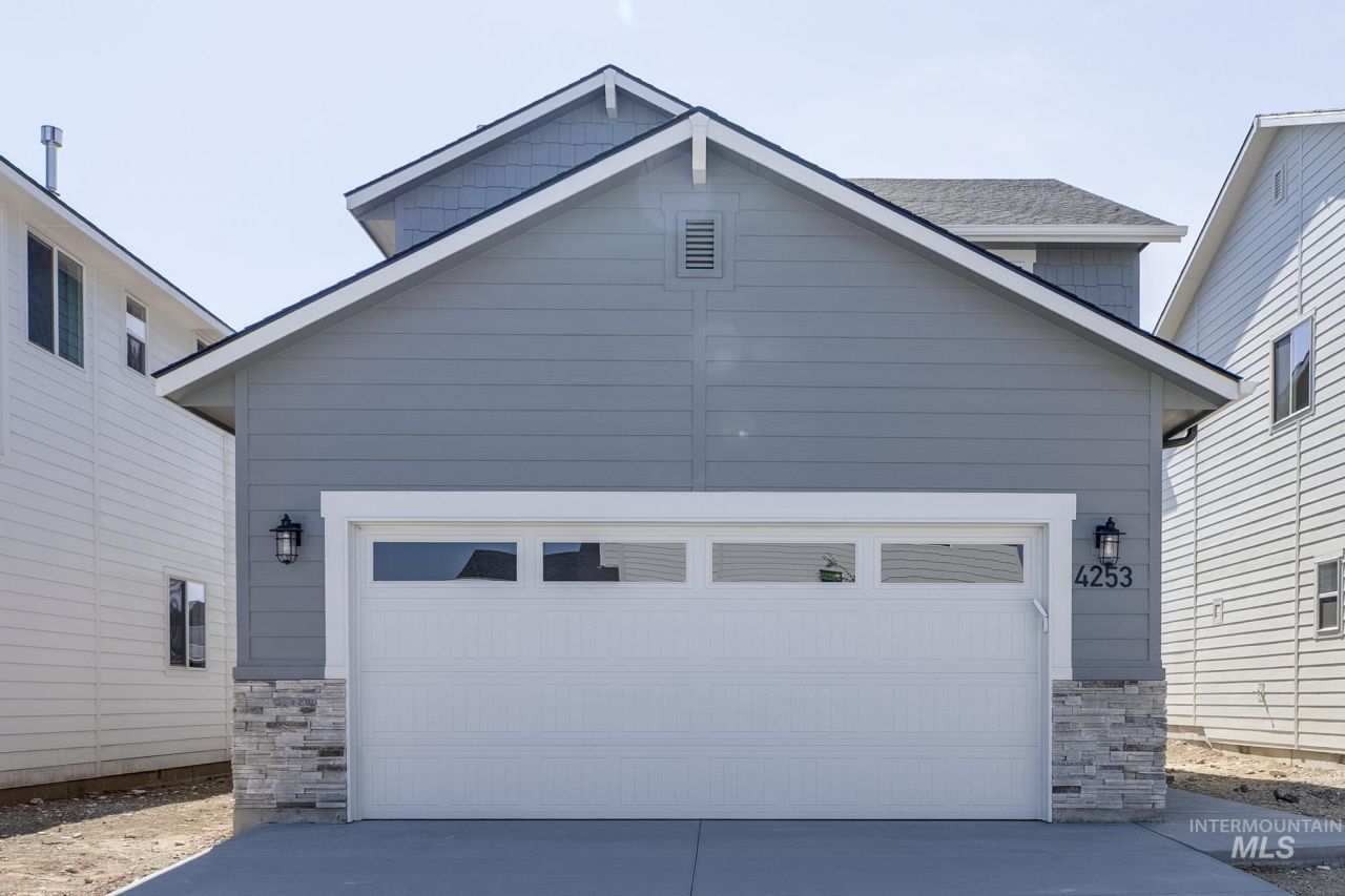 4253 E Hillsong St, Meridian, ID 83642 Main Photo