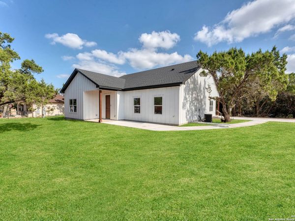 664 Rolling Hills, Canyon Lake, TX 78133