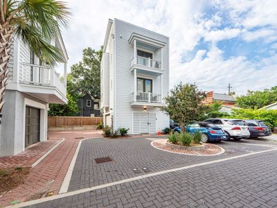 9 Iron Frg Alley, Charleston, SC 29403