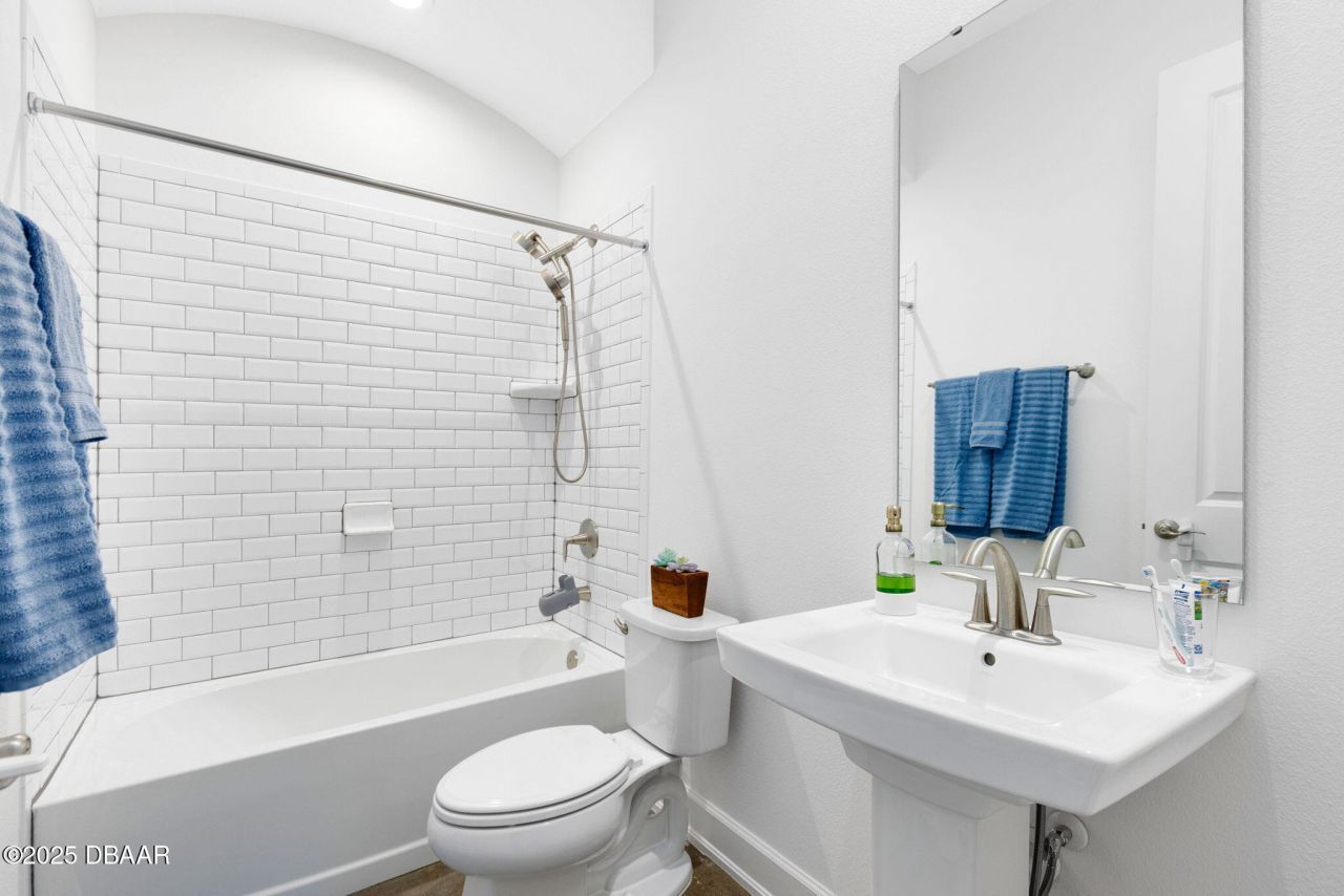 513 Mosaic Boulevard, Daytona Beach, FL 32124 Photo