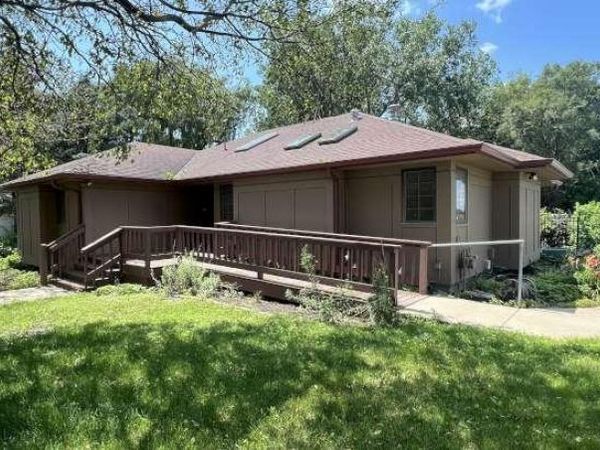 2605 Cliff Road E, Burnsville, MN 55337