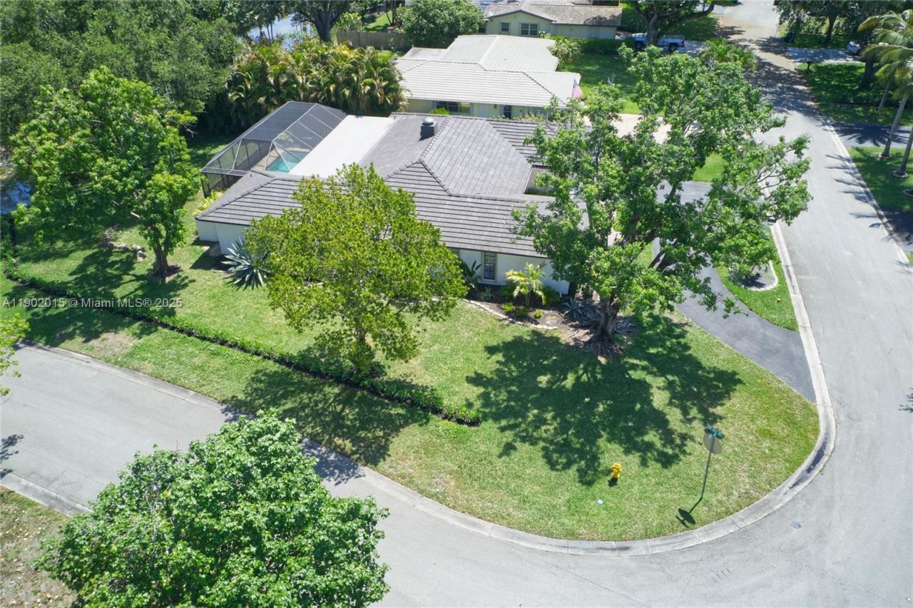 10395 NW 42nd Dr, Coral Springs, FL 33065 Photo