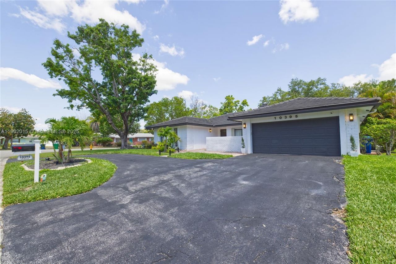 10395 NW 42nd Dr, Coral Springs, FL 33065 Photo