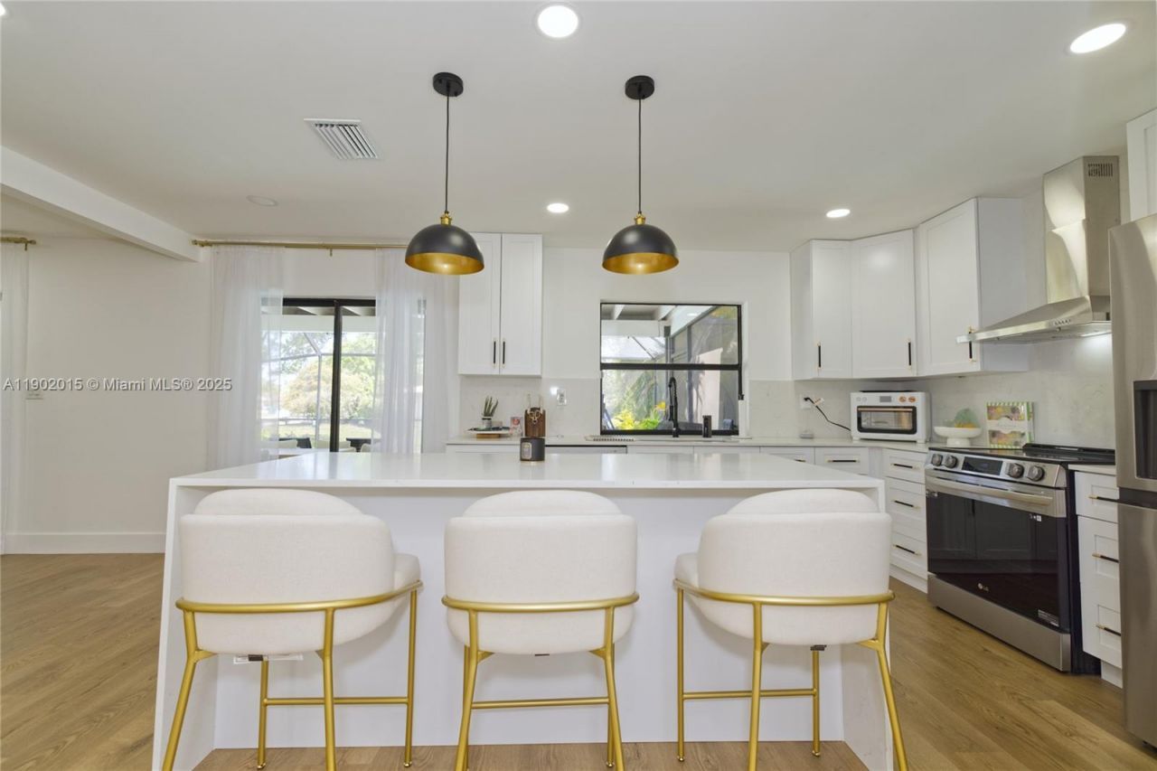 10395 NW 42nd Dr, Coral Springs, FL 33065 Photo