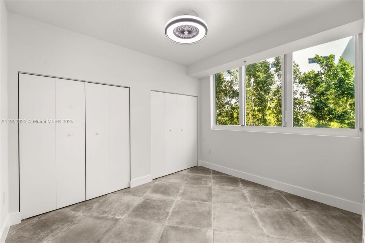 6580 Indian Creek Dr, Unit 209, Miami Beach, FL 33141 Photo