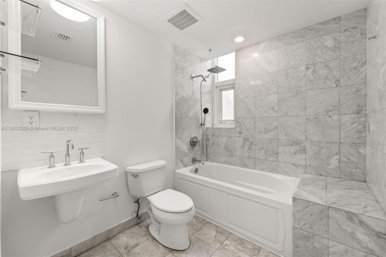 6580 Indian Creek Dr, Unit 209, Miami Beach, FL 33141 Photo