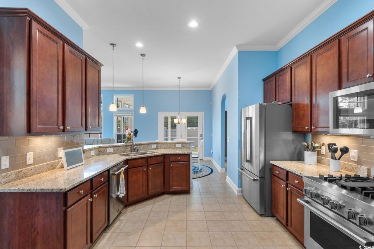 4311 Grovecrest Circle Photo 4