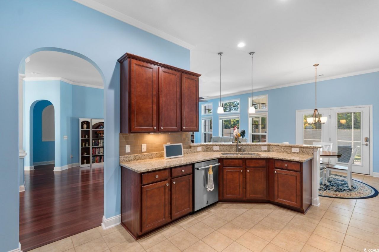 4311 Grovecrest Circle Photo 5